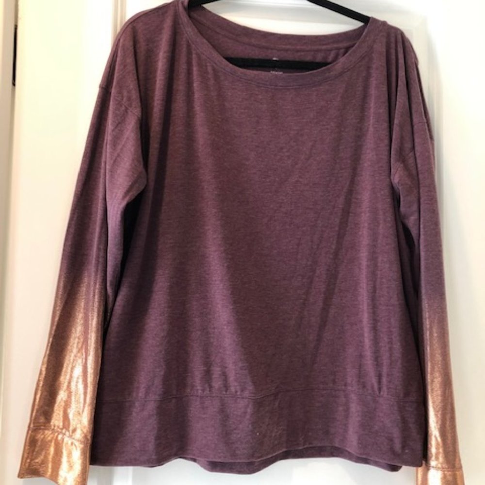Gap Fit Breathe Athleisure Longsleeve Top